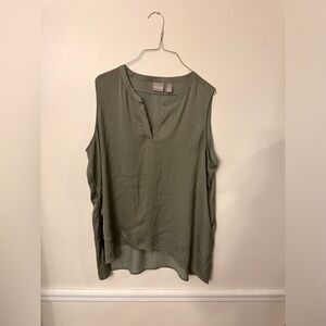 Chicos Sleeveless tunic top